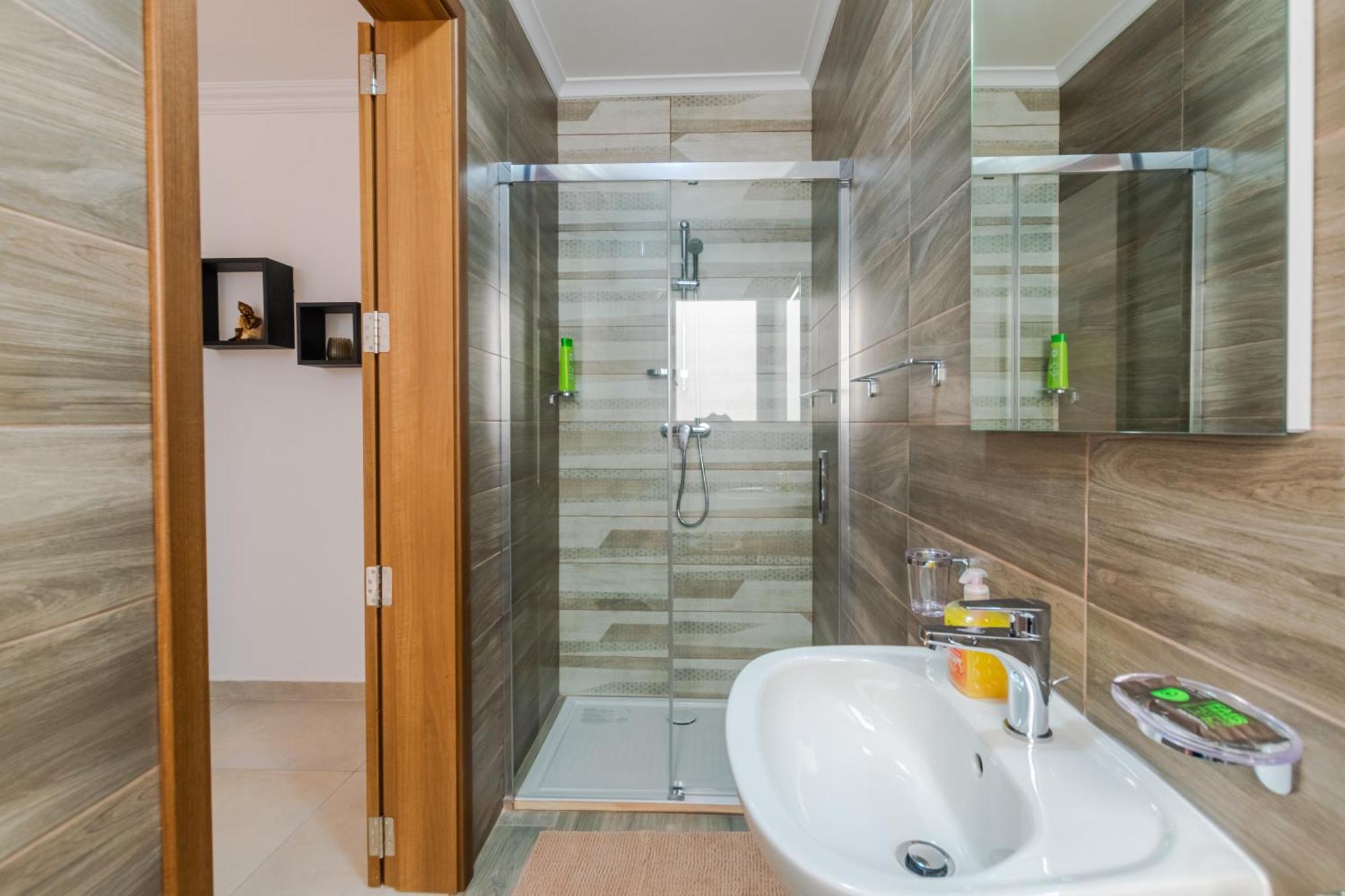 Spacious Brand New Apartment Hc Balcony 3 Bdr 2 Bth Bugibba St. Paul's Bay Exteriör bild